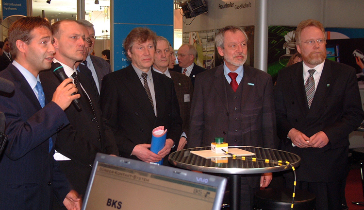 Vertreter des Wirtschaftsministeriums besuchen PLANET IC auf der CeBIT (2003)